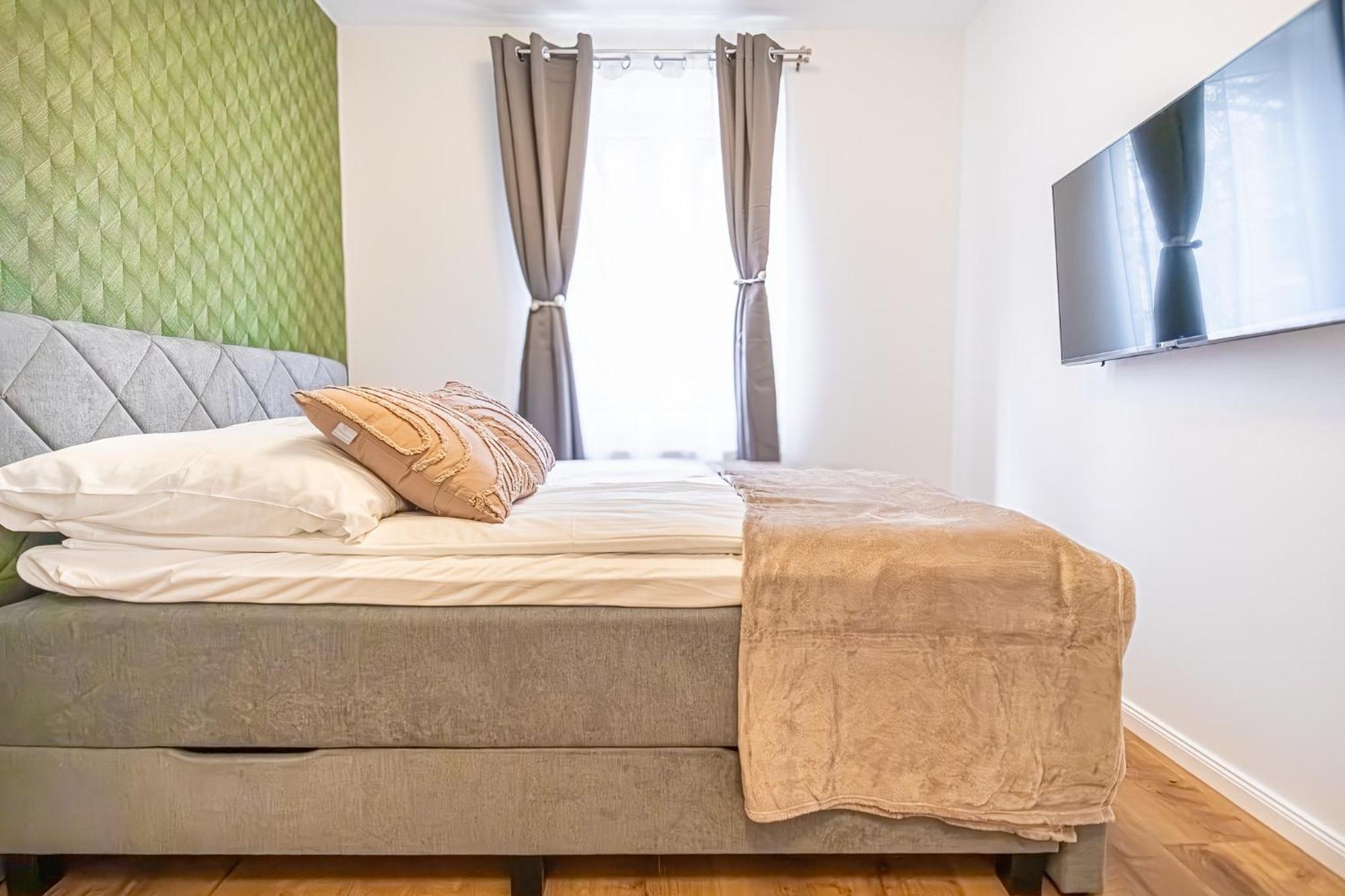 Charming 1Br And 1Lr Apt Modern Design Donaustadt Viena Exterior foto