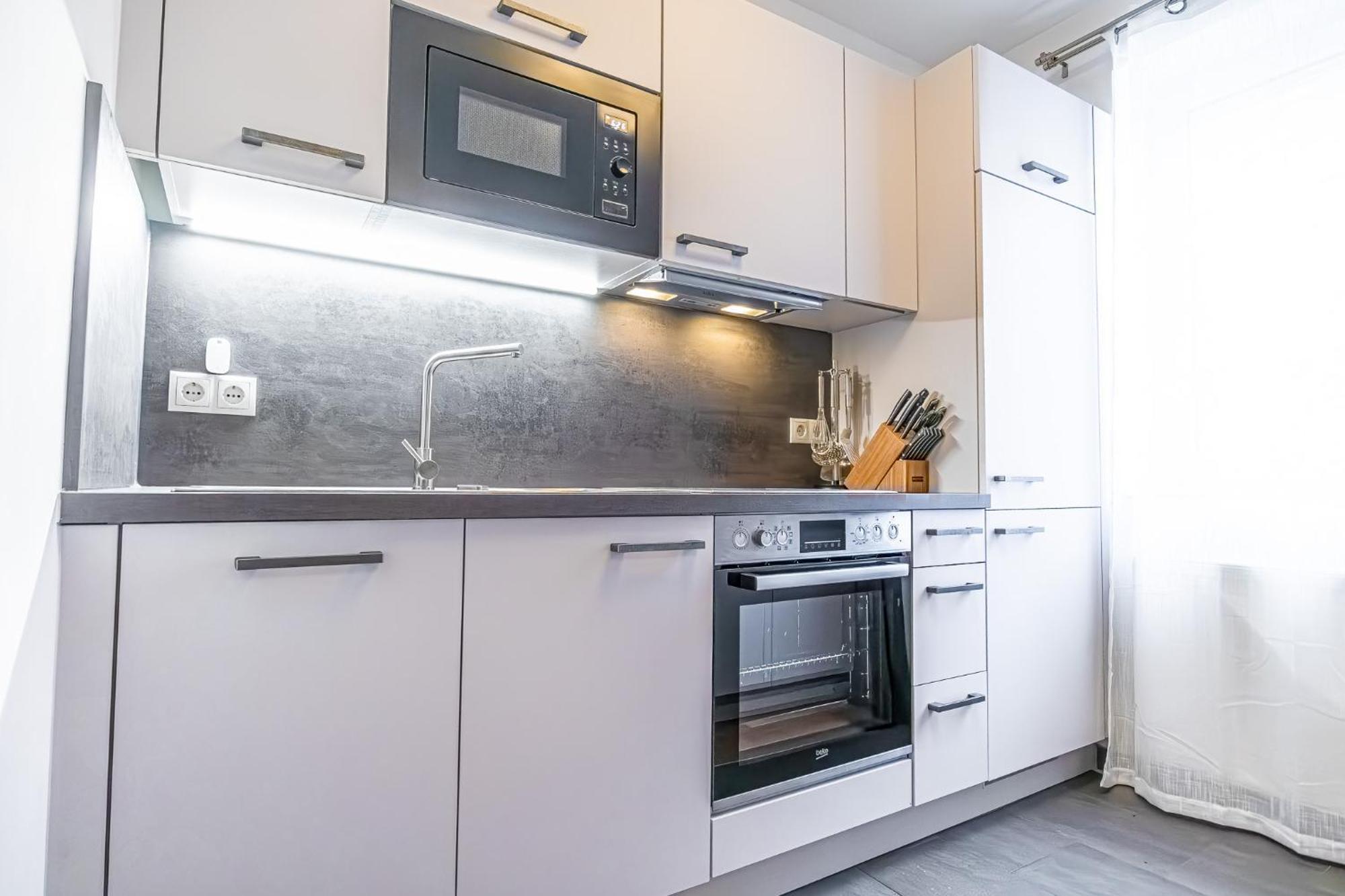 Charming 1Br And 1Lr Apt Modern Design Donaustadt Viena Exterior foto