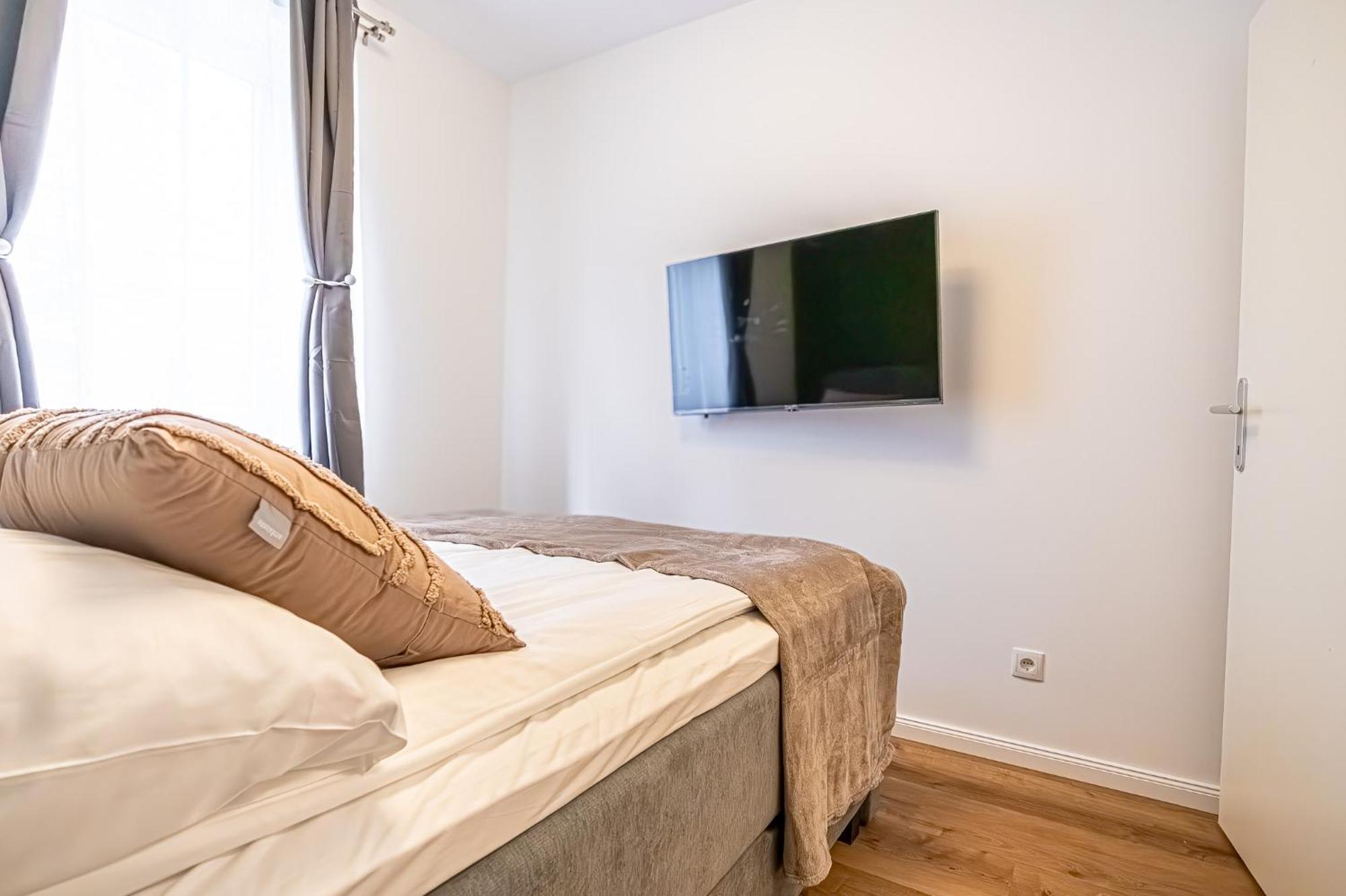 Charming 1Br And 1Lr Apt Modern Design Donaustadt Viena Exterior foto