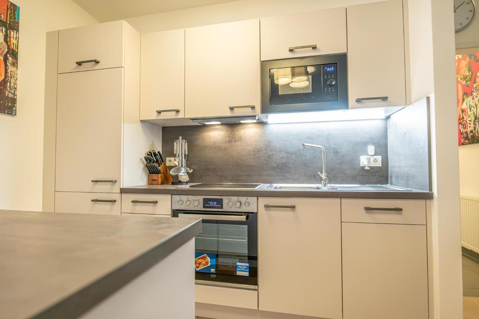 Charming 1Br And 1Lr Apt Modern Design Donaustadt Viena Exterior foto