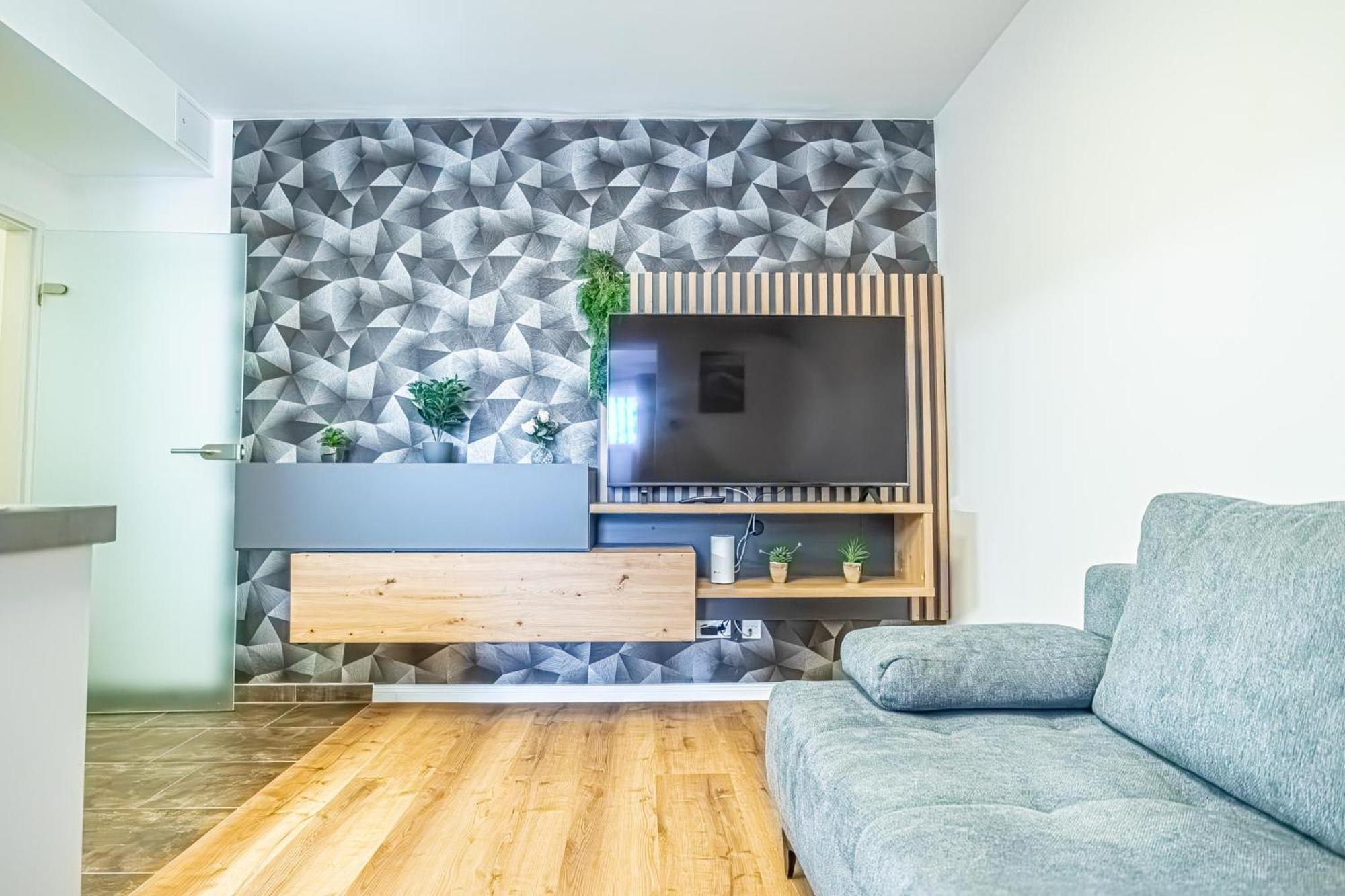 Charming 1Br And 1Lr Apt Modern Design Donaustadt Viena Exterior foto